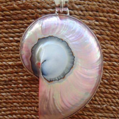 Nautilus Pendant large Pink