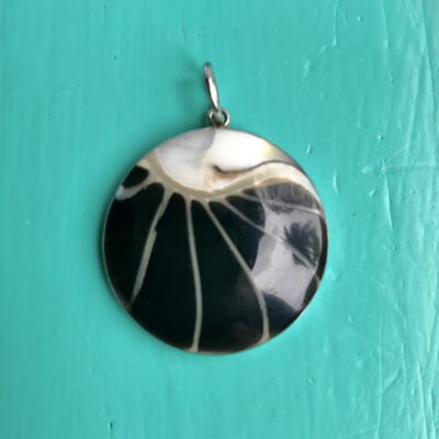 Nautilus Small Round Two Sided Black Pendant