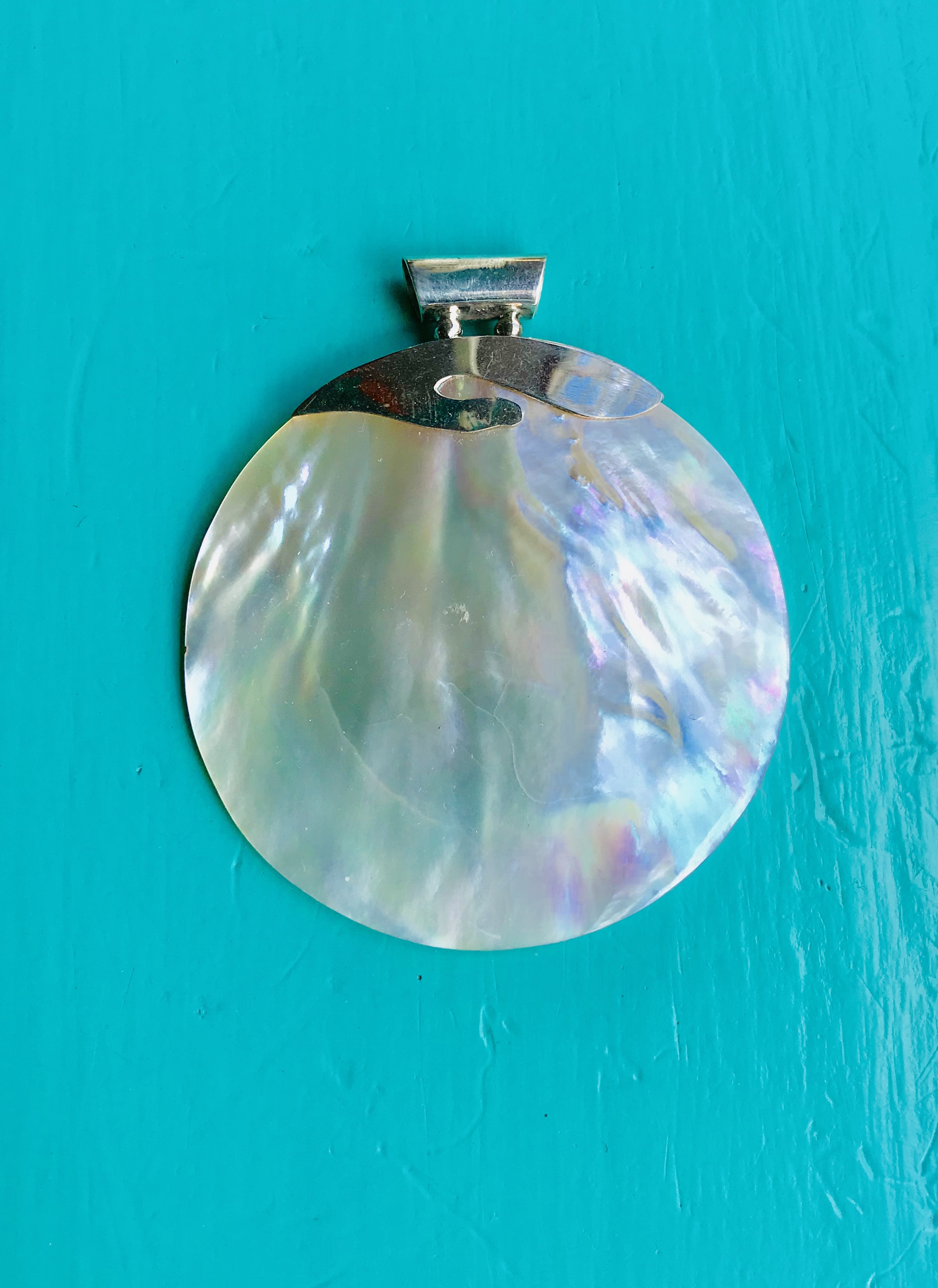 Mother Of Pearl Large Round Pendant With Fancy Top